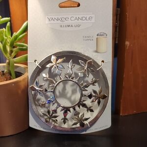 Yankee Candle Illuma Lid Frosty Snowflakes Silver Candle Topper Holiday NEW